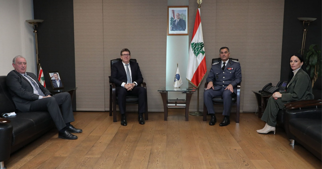 اللواء عبدالله استقبل ملحق الأمن الداخلي لدى السفارة الفرنسية على رأس وفد