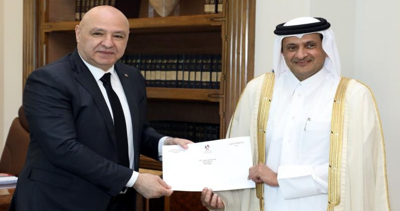 (*) عون تسلم دعوة من أمير قطر للمشاركة في مؤتمر القمة العالمي الثاني للتنمية الاجتماعية في الدوحة الشهر المقبل