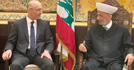 المفتي دريان ووزير الداخلية عرضا الاوضاع بعد صلاة الجمعة في مسجد قريطم