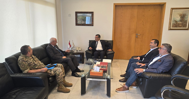 وزيرا الزراعة والدفاع بحثا في دعم الإنتاج الوطني