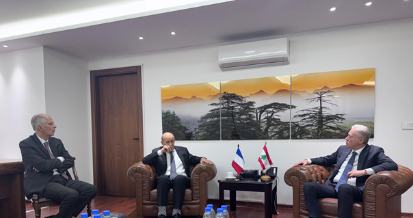 لقاء بين وزير الخارجية والموفد الرئاسي الفرنسي عرض التطورات رجي: الجيش ينفذ مهاما كبيرة ويجب دعمه لودريان: لآلية تتيح التحقق من التقدم في حصر السلاح