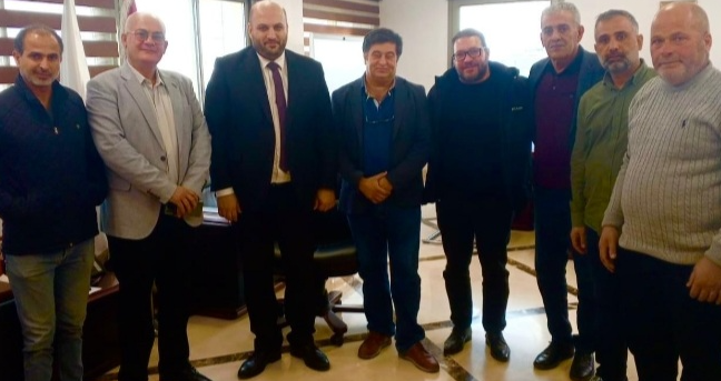 وفد من " تجمّع أبناء البلدات الجنوبية الحدودية" زار وزير الصحة وشكره على اهتمامه بالنازحين ومتضرري الحرب