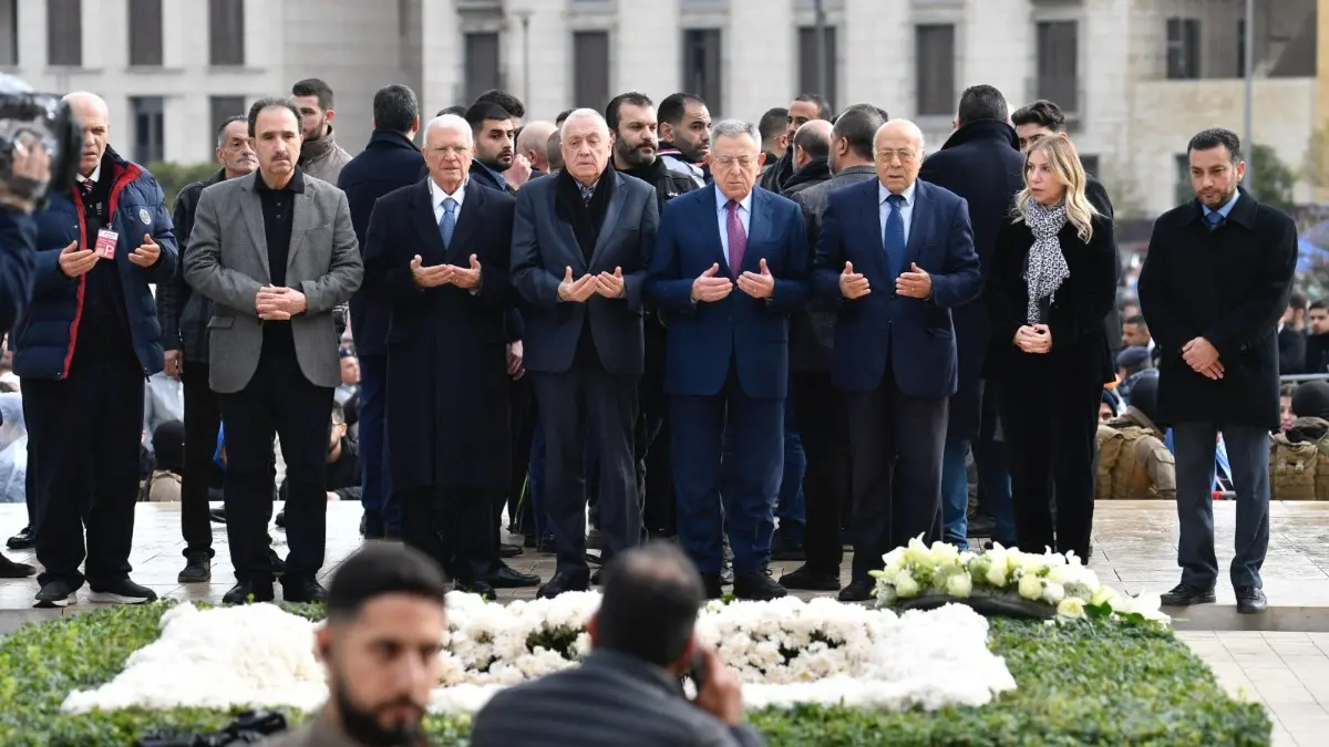 الرئيس السنيورة يزور ضريح الرئيس الشهيد الحريري