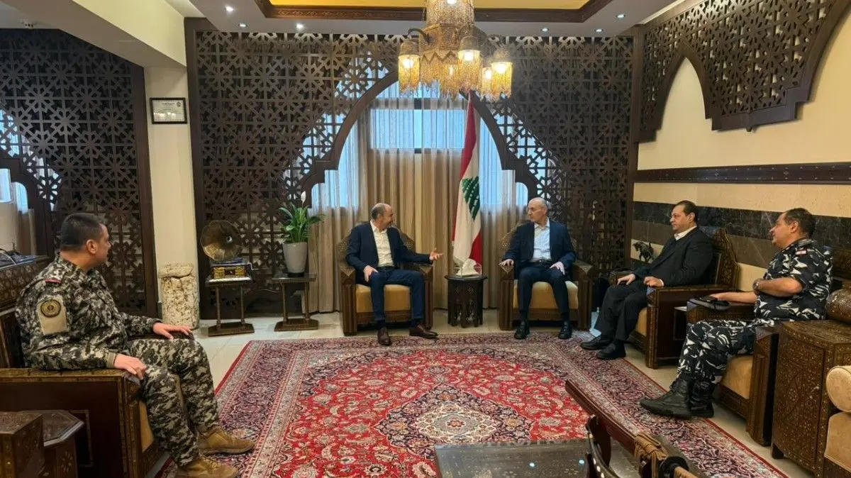 الحجار زار ضو وتفقد غرفة عمليات ادارة الأزمات واجتمع مع رؤساء الاتحادات والبلديات: جهد ديبلوماسي كبير لوقف الحرب والدولة تواكب الجنوب