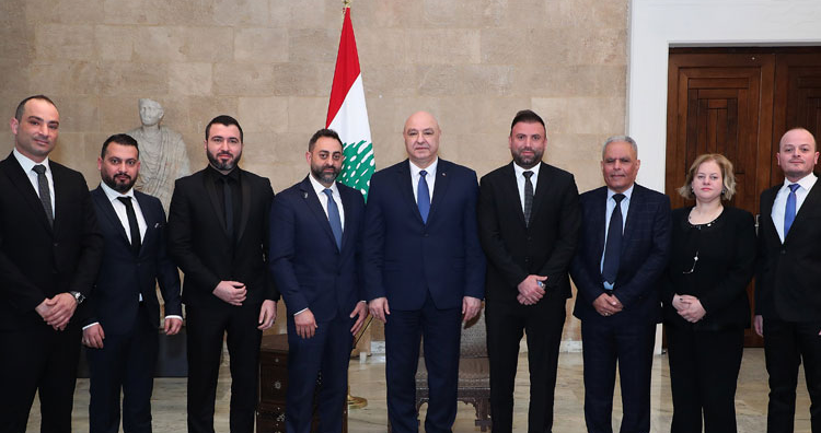 (*) عون خلال استقباله وفدًا من نقابة الأطباء البيطريين : للحفاظ على السلامة الغذائية ومنع أي تلاعب بصحة المواطنين
