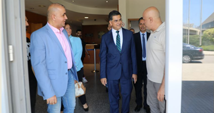 مرقص ممثلا رئيس الجمهورية في استقبال الوافدين الإماراتيين في المطار : الحكومة عازمة على تذليل أي صعوبات امام قدوم الإخوة الخليجيين