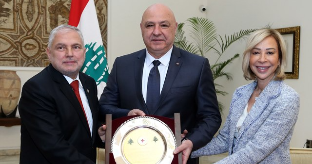 الرئيس عون رعى إطلاق الحملة المالية للصليب الأحمر: تضحياتهم لجميع المواطنين من دون تمييز رغم الظروف الصعبة