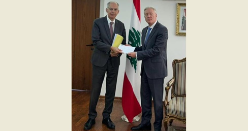 سفير فرنسا سلّم وزير الخارجية وثائق وخرائط خاصة بالحدود اللبنانية-السورية