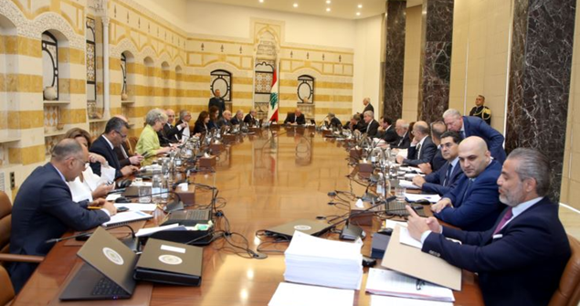 مجلس الوزراء أقر سلسلة تعيينات  الرئيس عون: عدم تأمين النصاب امس يعطل اتخاذ القرار ولا يعطي صورة حسنة عن لبنان الرئيس سلام: السلاح داخل المخيمات خطر على الاستقرار ويجب استكمال عملية تسليمه