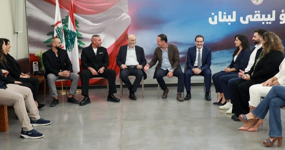 جعجع يواصل استقبال المجالس البلدية في معراب