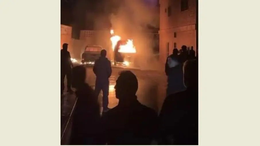 مجهولون احرقوا مستوصف المحمرة في عكار والنيران التهمت سيارات الاسعاف رئيس البلدية:اياد تخريبية على الاجهزة الامنية محاسبتها